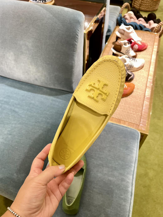 两色清仓特价！Tory Burch TB牛皮豆豆鞋 原价2500+现在只要¥1220直邮到手！ 商品图4