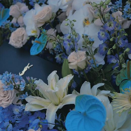 《飞燕》高级浪漫紫色系惊喜后备箱-包含蝴蝶兰手捧花 商品图6