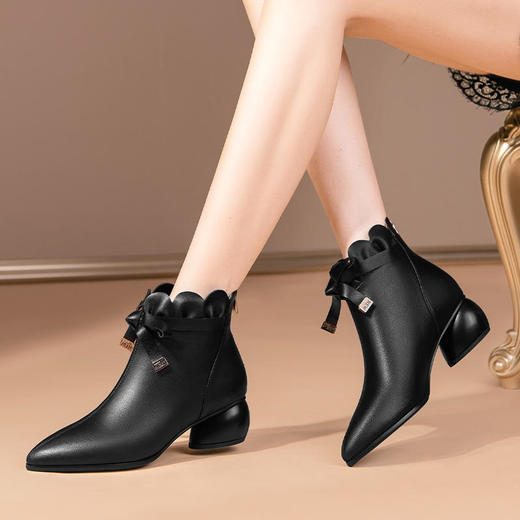 韩版荷叶边高跟，尖头粗跟性感短筒靴 JZJ-B240-706 商品图1