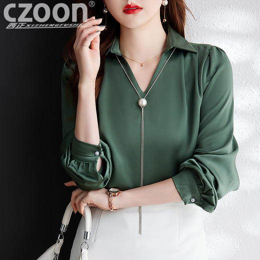 XZ-Q6695设计感项链V领丝绸缎面长袖衬衫女初秋气质真丝打底白衬衫上衣 商品图0