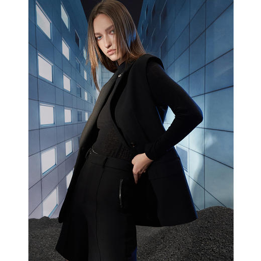 VIMAGE纬漫纪冬季新款简约通勤西装外套女V1803431 商品图4