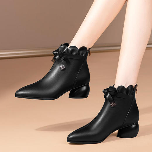 韩版荷叶边高跟，尖头粗跟性感短筒靴 JZJ-B240-706 商品图0