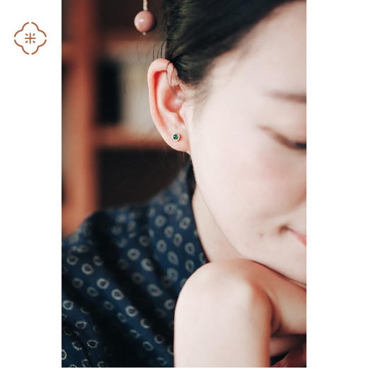 米马饰物  18K金8.4分南非钻精工镶嵌 好水头阳绿翡翠耳钉 商品图2