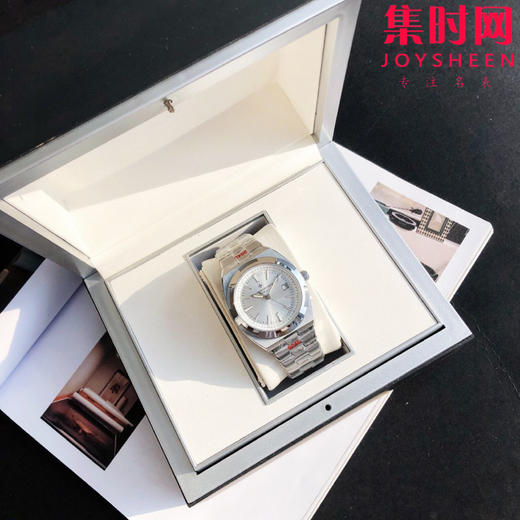 江诗丹顿纵横四海系列4500V 男士腕表
机芯：搭载进口西铁城 商品图1
