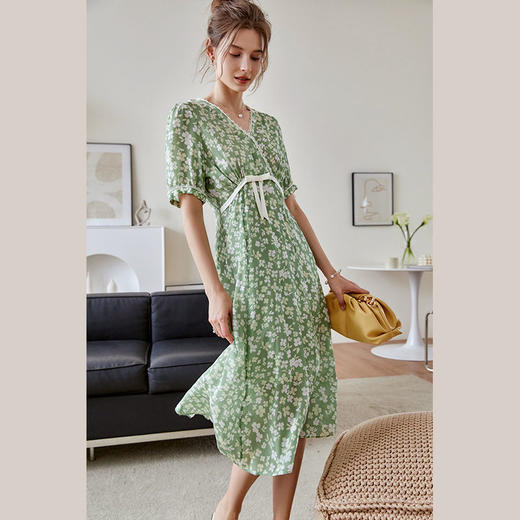 欧芮儿碎花雪纺连衣裙2021新夏收腰显瘦气质V领蝴蝶结法式绿色裙 商品图0