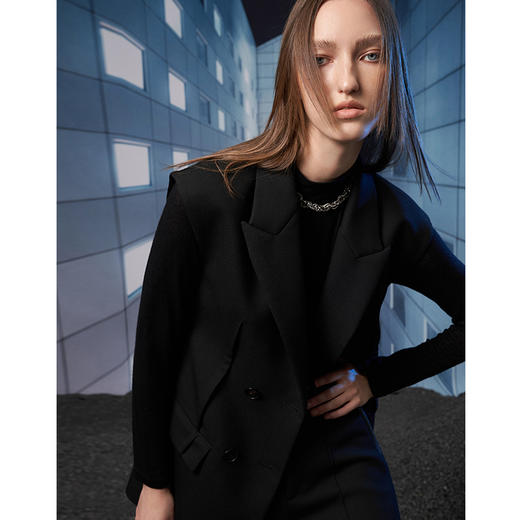 VIMAGE纬漫纪冬季新款简约通勤西装外套女V1803431 商品图3