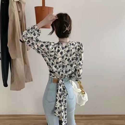 裁缝学苑AQ125 早秋新款复古V领碎花港味系带衬衫纸样女装打版裁 商品图2