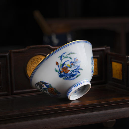 青花斗彩描金四季花卉纹斗笠杯 商品图1