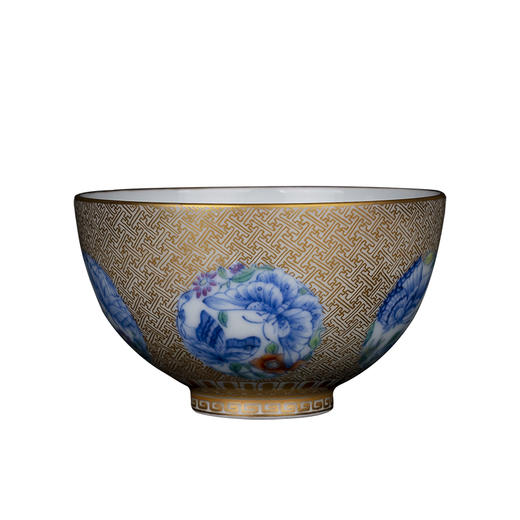 青花斗彩团蝶描金鸡心杯 商品图4