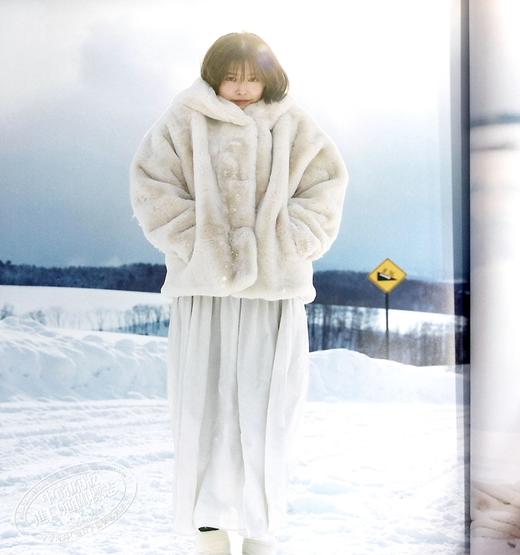【中商原版】樱坂46 渡边理佐 毕业纪念书写真集 付B2随机海报 日文原版 櫻坂46 渡邉理佐 卒業メモリアルブック 商品图5