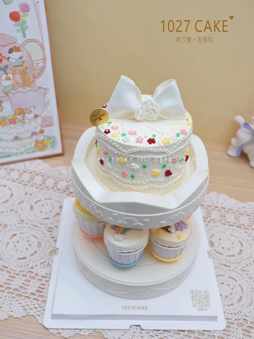 1027CAKE | 旋转木马蛋糕 白色蝴蝶结主题 商品图1