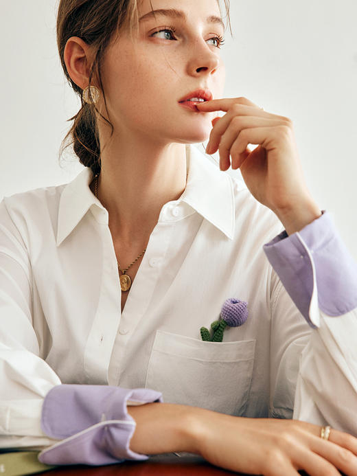 OLrain欧芮儿法式白色衬衫女早秋2022新款职业风宽松刺绣撞色衬衣 商品图5