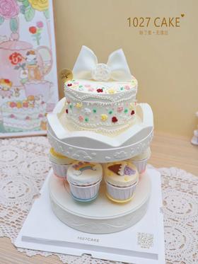 1027CAKE | 旋转木马蛋糕 白色蝴蝶结主题