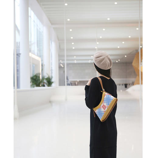 饮水鸟非遗江南手织布真皮百搭包 腋下包 称星 商品图5