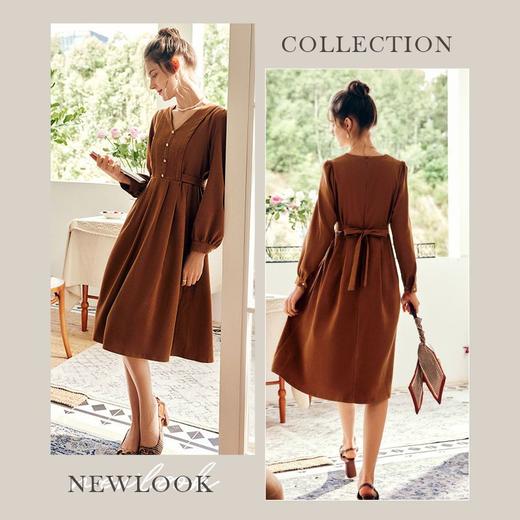 欧芮儿法式驼色长袖连衣裙女秋季2022新款复古v领A字大摆裙 商品图1