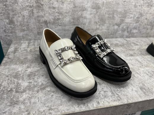 IUIU 22年秋冬新款时尚方扣乐福鞋 U22CM37751 商品图3