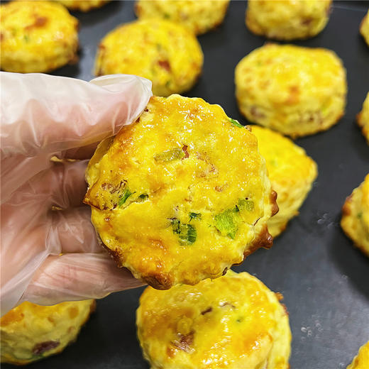 香葱培根芝士司康 · 常温点心 商品图0