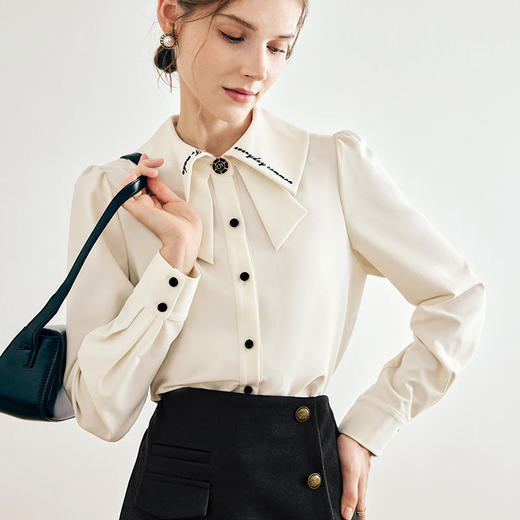 欧芮儿法式杏色长袖衬衫女秋季2022年新款设计感双层领衬衣 商品图3