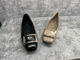 IUIU 22年秋季新款方扣漆皮浅口单鞋舒软套包鞋 U22CE37621