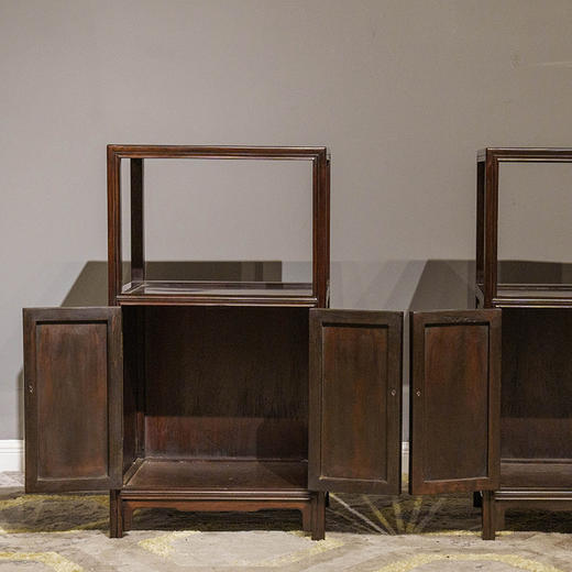 二十世纪 红木花卉纹亮格柜摆件（一对） 商品图1