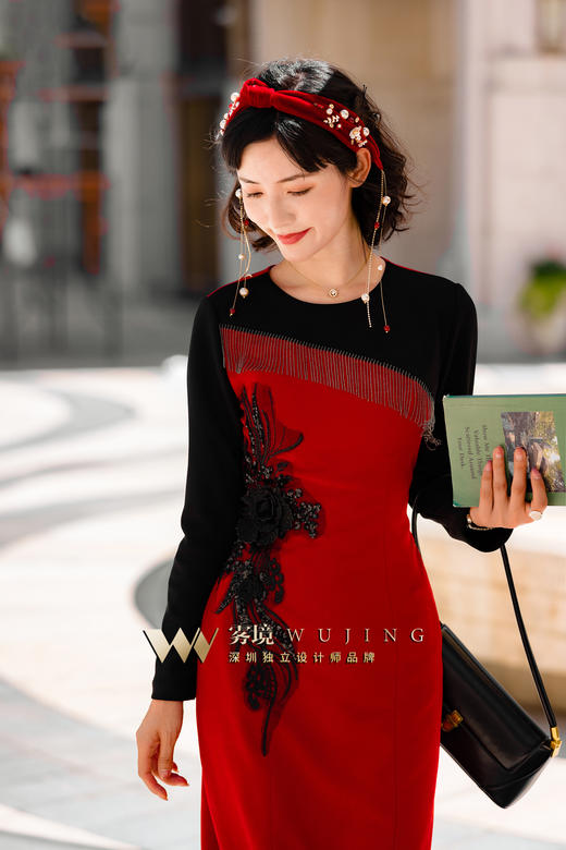 2202120 经典故事高弹乱麻 柔光斜纹绒连衣裙 雾境 商品图5