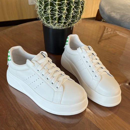 IUIU SECOND商场同款透气小白鞋厚底百搭舒适潮流板鞋 商品图1