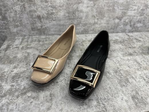 IUIU 22年秋季新款方扣漆皮浅口单鞋舒软套包鞋 U22CE37621 商品图2