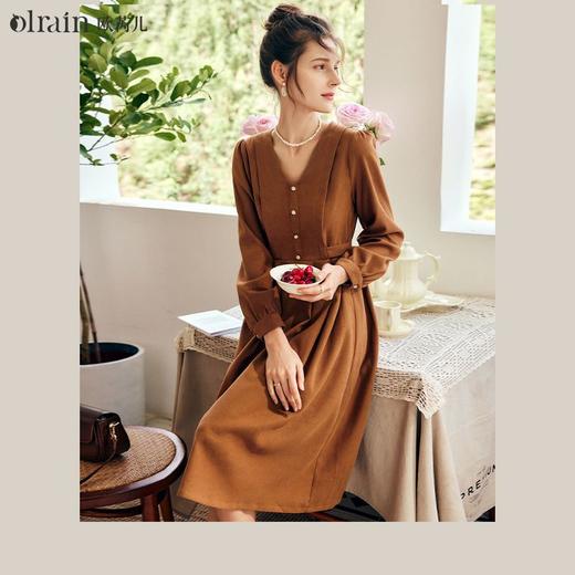 欧芮儿法式驼色长袖连衣裙女秋季2022新款复古v领A字大摆裙 商品图4
