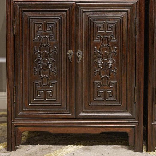 二十世纪 红木花卉纹亮格柜摆件（一对） 商品图2