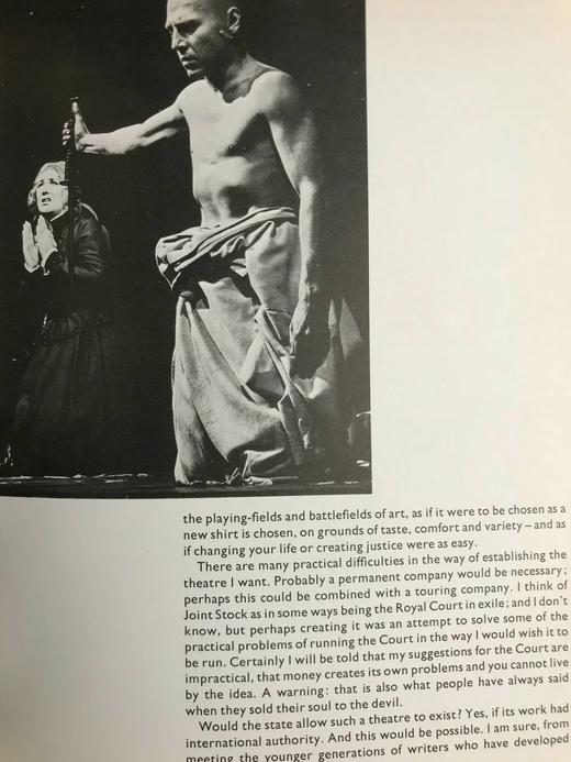 英国皇家剧团史 200余幅插图 精装16开 商品图9