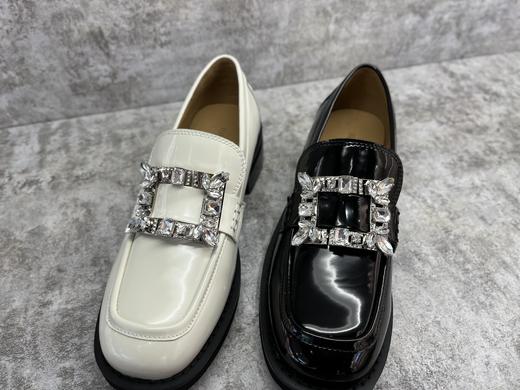 IUIU 22年秋冬新款时尚方扣乐福鞋 U22CM37751 商品图4