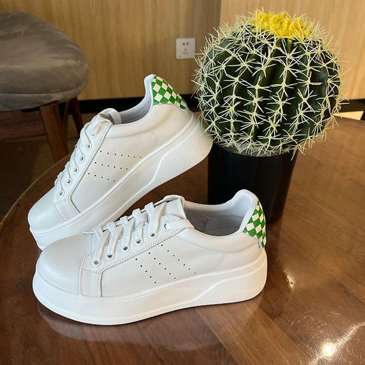 IUIU SECOND商场同款透气小白鞋厚底百搭舒适潮流板鞋 商品图0