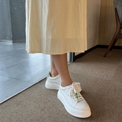 IUIU SECOND商场同款透气小白鞋厚底百搭舒适潮流板鞋 商品图4
