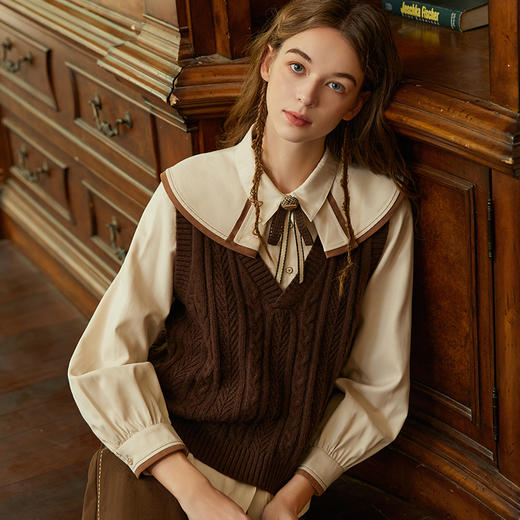 famecoco范可儿衬衣女带有披肩设计感小众优雅气质衬衫F228BA004 商品图4