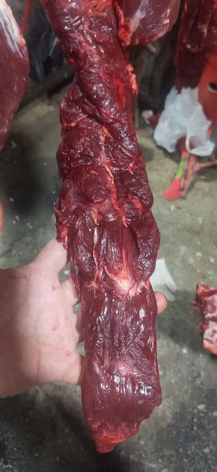 最嫩的牛梅条肉（1条1.6斤装）每周只有星期一，星期三，星期六，杀牛