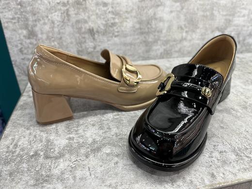 IUIU 22年秋冬新款圆头粗高跟漆皮乐福鞋 U22CM37631 商品图1