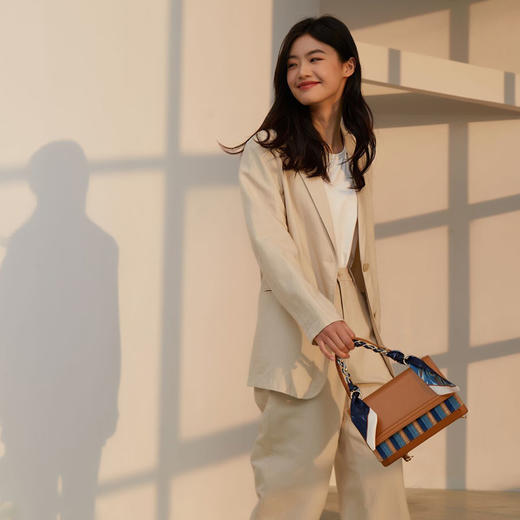 饮水鸟爵士归园侗族手织亮布包 商品图5