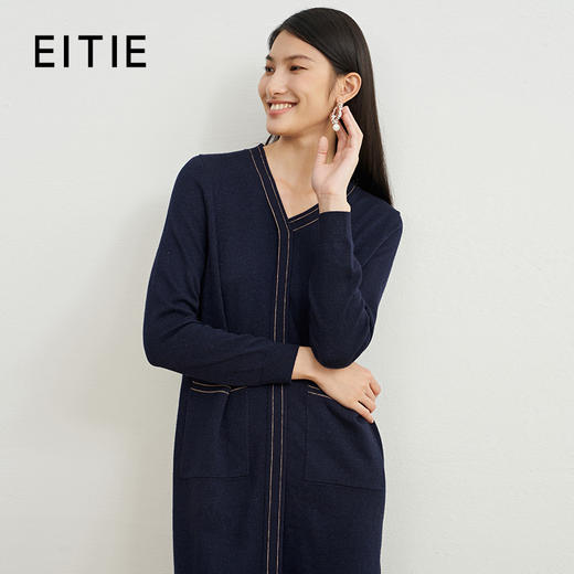 EITIE爱特爱冬季新款V领时尚通勤针织连衣裙女6801521 商品图0