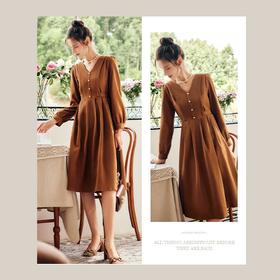 欧芮儿法式驼色长袖连衣裙女秋季2022新款复古v领A字大摆裙