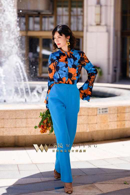 2202144 魅橘蓝影 超密亲肤柔光缎上衣 雾境 商品图2