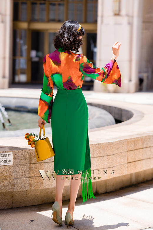 2202162 橙黄绿意 超密亲肤柔光缎上衣 雾境 商品图7