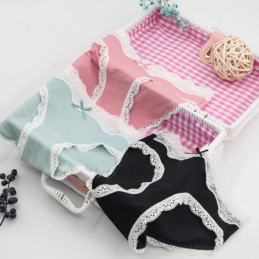 贝佳人新品低腰三角裤蕾丝甜美可爱少女感内裤亲肤棉质BW712115 商品图4
