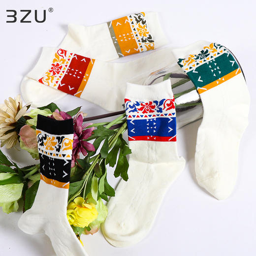 【任选6双99.5】秋冬女款多彩亮色花卉提花民族风复古图案冬季中邦女袜 商品图2