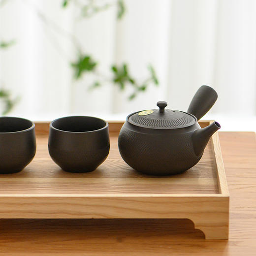 【特惠6折】日本进口常滑烧急须壶 陶仙手作黑泥雕纹一壶二杯侧把泡茶壶套装 商品图2