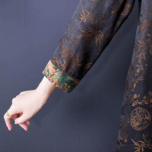 TK-8061 连衣裙长袖旗袍秋装洋气复古刺绣长裙 商品图6