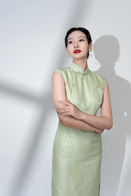 荷言HEYEN 凤箫声动 凤穿花卉暗纹真丝棉面料+珍珠边+葫芦扣手工旗袍 商品图1