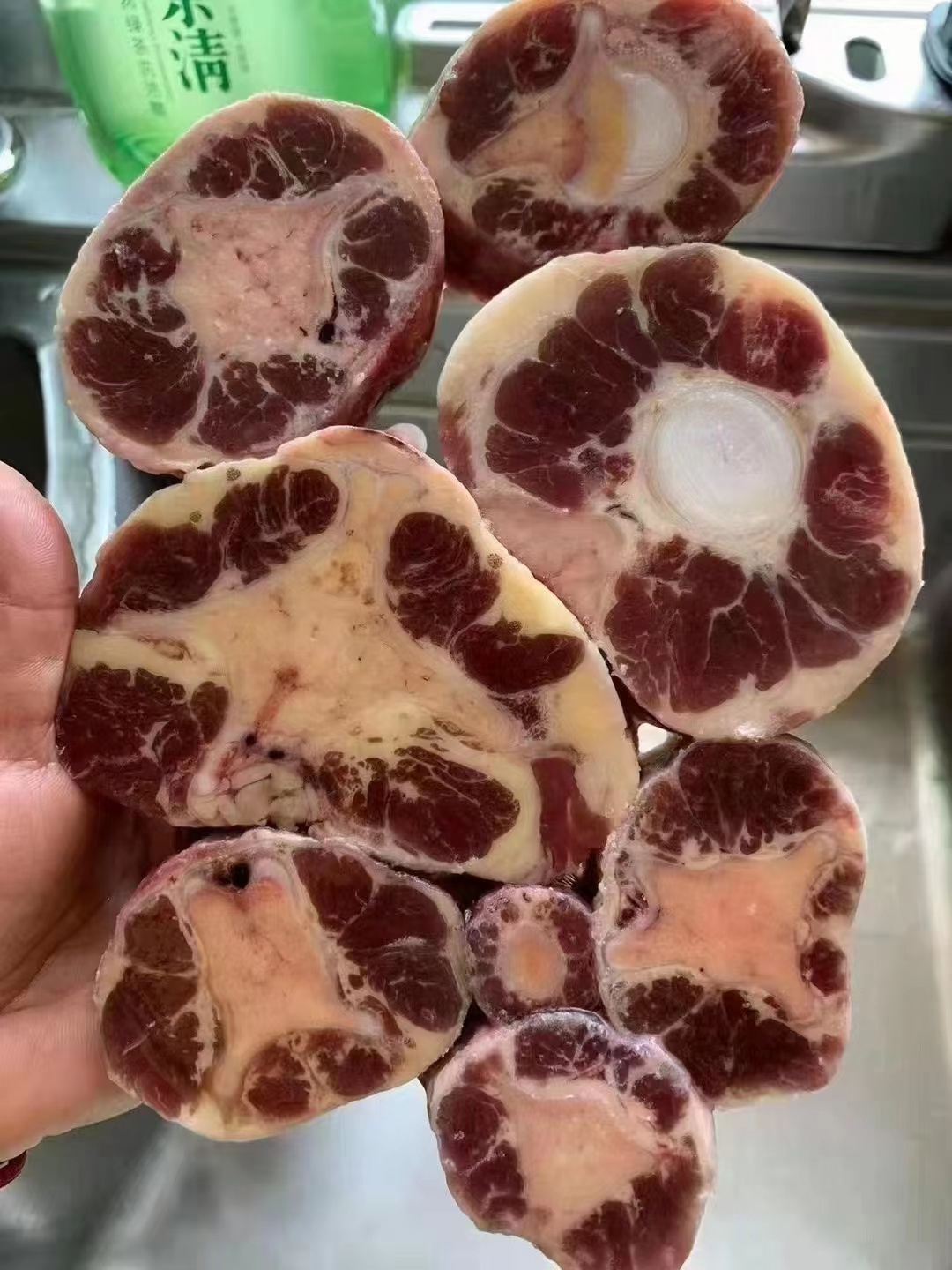 周五取货：【牛尾骨】一袋400克，新货牛尾去肥边，优质的牛尾 ，奶香味浓，已经火啦！