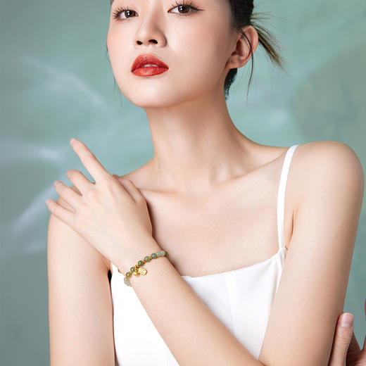 周六福金镶玉暴富字金牌手串女士黄金和田青玉手链送礼物官方正品 商品图3