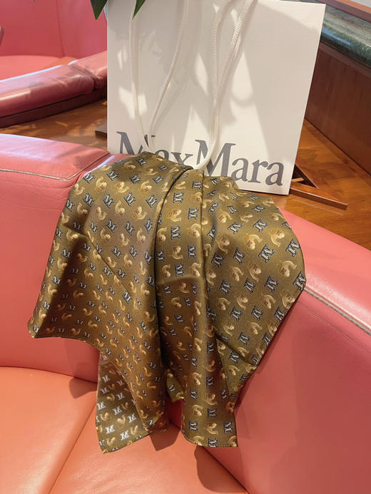 在途国现MaxMara🐑🦙🐫🐻动物系列真丝方巾¥720元配购物袋 商品图6