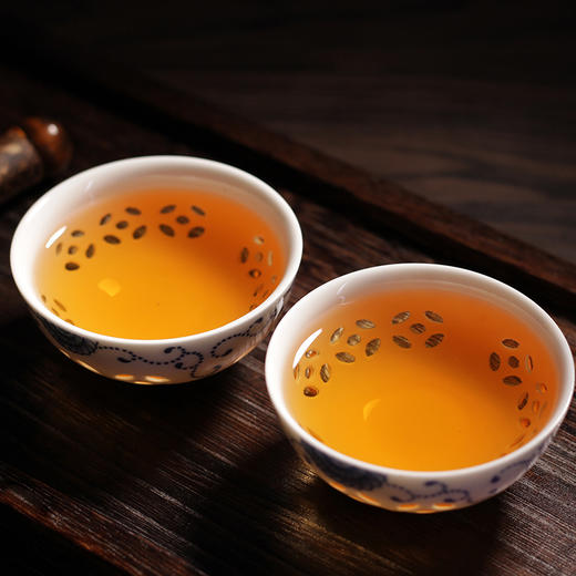 2013年七彩云南云滋味（2013）普洱茶生茶 357g饼茶紧压茶叶年份茶 商品图2